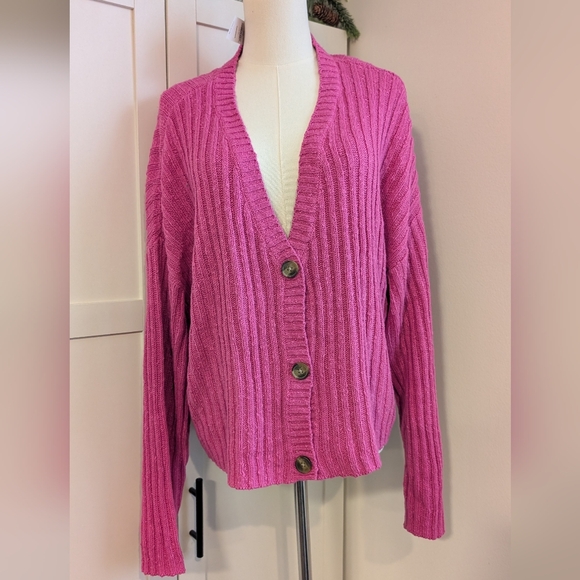 American Eagle Outfitters Sweaters - NWT American Eagle hot pink cardigan sweater size XL